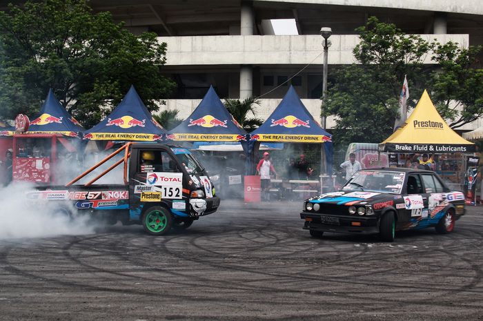 Cara Bikin Knalpot Racing Suara Adem. Bikin Suara Knalpot Racing Jadi Adem, Solusinya Gampang Banget