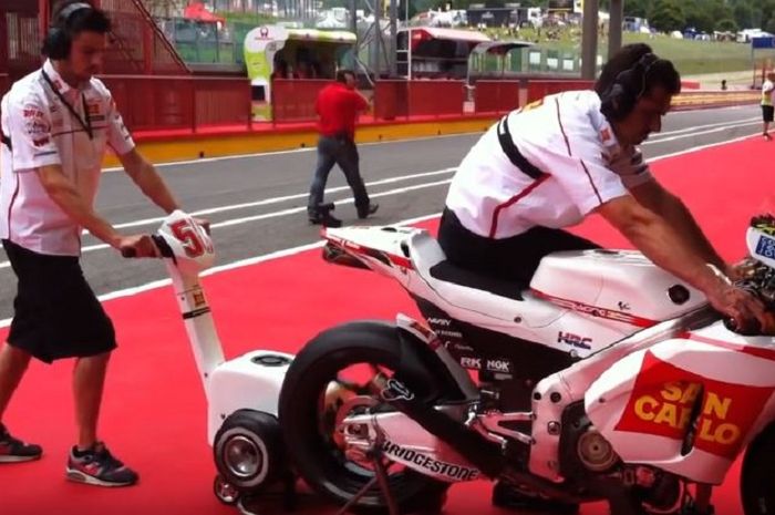 Cara Membuat Mesin Motor Balap. Bikin Melongo Semua Orang, Video Cara Hidupkan Mesin Motor