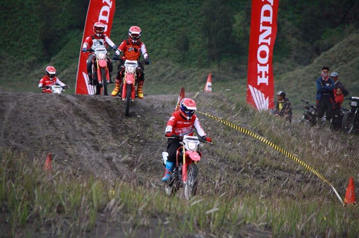 Verza Supermoto Adventure. Launching Honda CRF 150L Jatim Diajak Ke Gunung Bromo