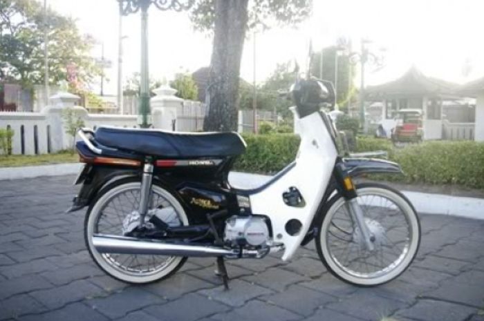Knalpot Astrea Prima. Knalpot Pindah ke Kiri, Honda Astrea Prima Ini Mirip Mesin Pengusir