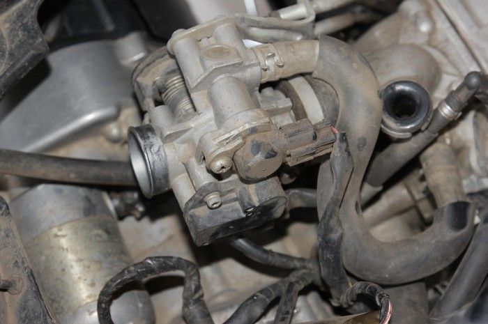 Cara Menggunakan Carburator Cleaner. Waspada! Cairan Pembersih Injektor Gak Boleh Asal, Efeknya Bisa
