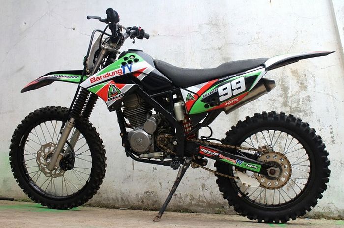 Cara Bikin Rangka Trail. Bosan Tampilan Motor Sport? Dibikin Trail Aja, Caranya Gampang
