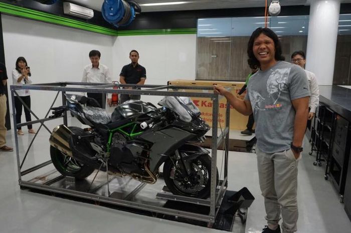 Pemilik H2r Di Indonesia. Enggak Nyangka, Ninja H2 Carbon Dipakai Pemiliknya di
