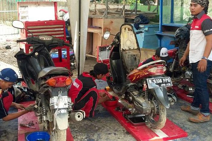 Servis Ringan Motor. Bagian Apa Aja yang Dicek Mekanik Bengkel Resmi Saat Servis