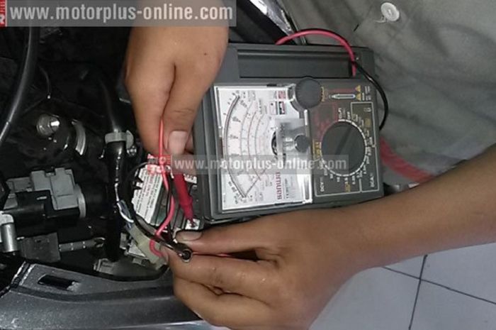 Voltase Aki Motor Normal. Tegangan Aki Kamu Di Bawah Angka Segini? Tandanya Aki Harus