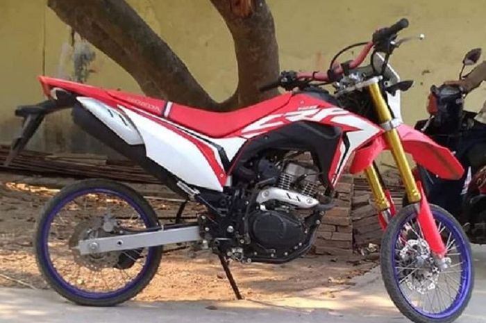 Crf Ban Cacing. Heboh Honda CRF 150L Pakai Ban Cacing, Netizen Langsung