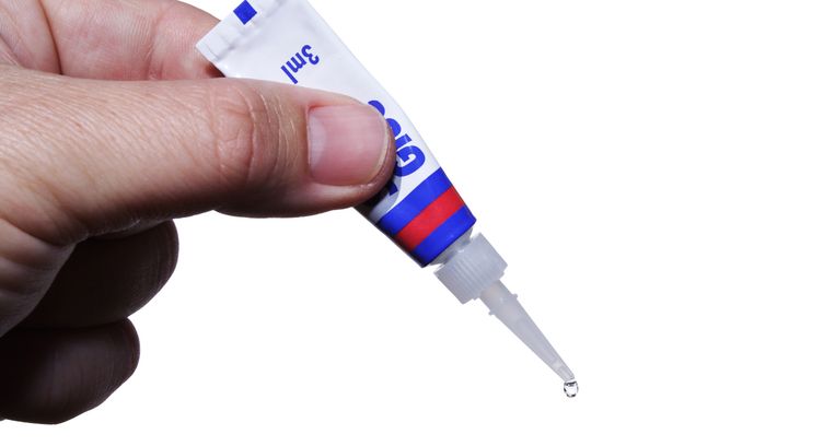 Cara Membersihkan Lem Super Glue Di Tangan. Cukup 2 Bahan, Ini Tips Mudah Menghilangkan Noda Lem Super di