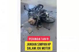 Menaruh Hp Di Jok Motor. Mitos atau Fakta, Simpan HP di Bawah Jok Motor Bisa Meledak