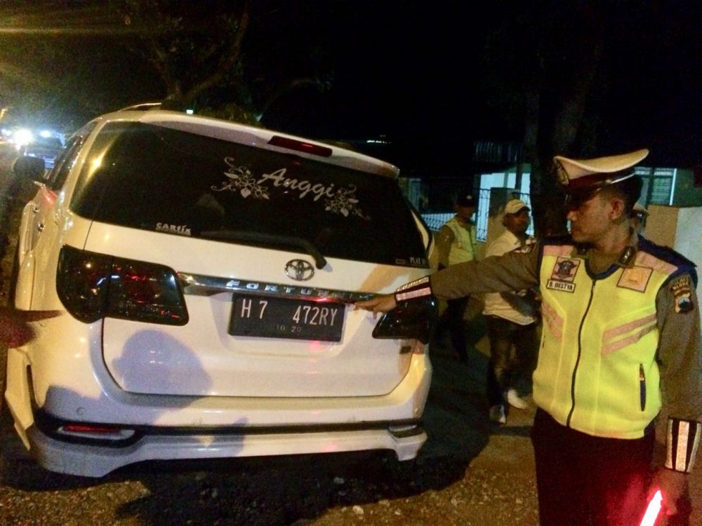 Plat Nomor Modifikasi Yang Diperbolehkan. Sat Lantas Polres Blora Tindak Pengendara Dengan Plat Nomor