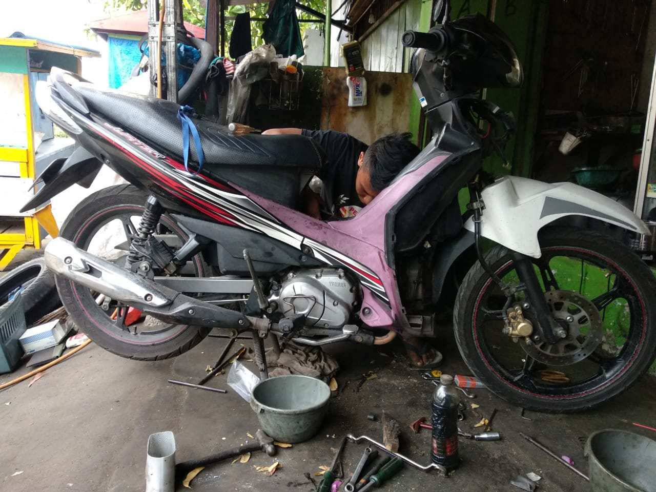 Penyebab Motor Jupiter Z Brebet Saat Digas. Mengatasi gejala brebet atau seperti kehabisan bensin pada motor