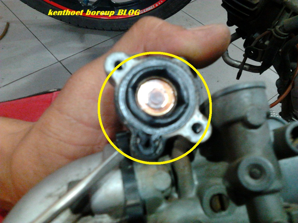 Fungsi Karet Vakum Karbu Jupiter Z. Tips Darurat mengatasi Coasting Enricher yang bocor di karburator