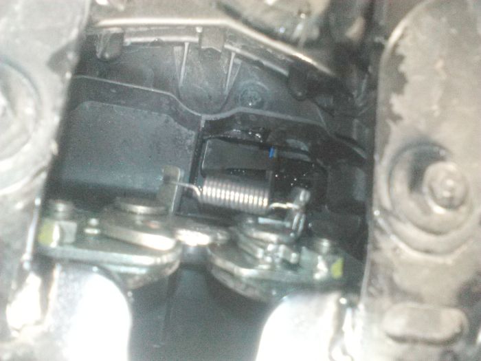Cara Membuka Jok Motor Beat Street. Solusi mengatasi masalah kunci jok susah dibuka di motor Honda