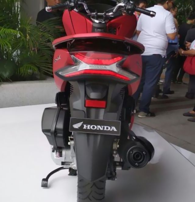 Lampu Belakang Pcx. Walau lampu belakang Honda PCX nggak begitu bagus, bakal lebih