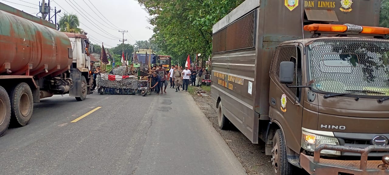 Vespa Anak Punk. Kisah Komunitas Vespa Ekstrem: Kami Petualang Jalanan, Bukan