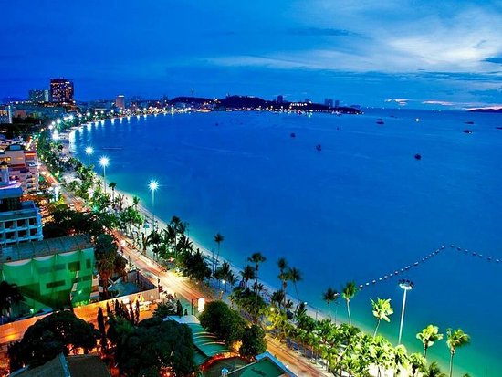 Foto Pinggir Jalan Malam Hari. foto malam hari di pinggir pantai
