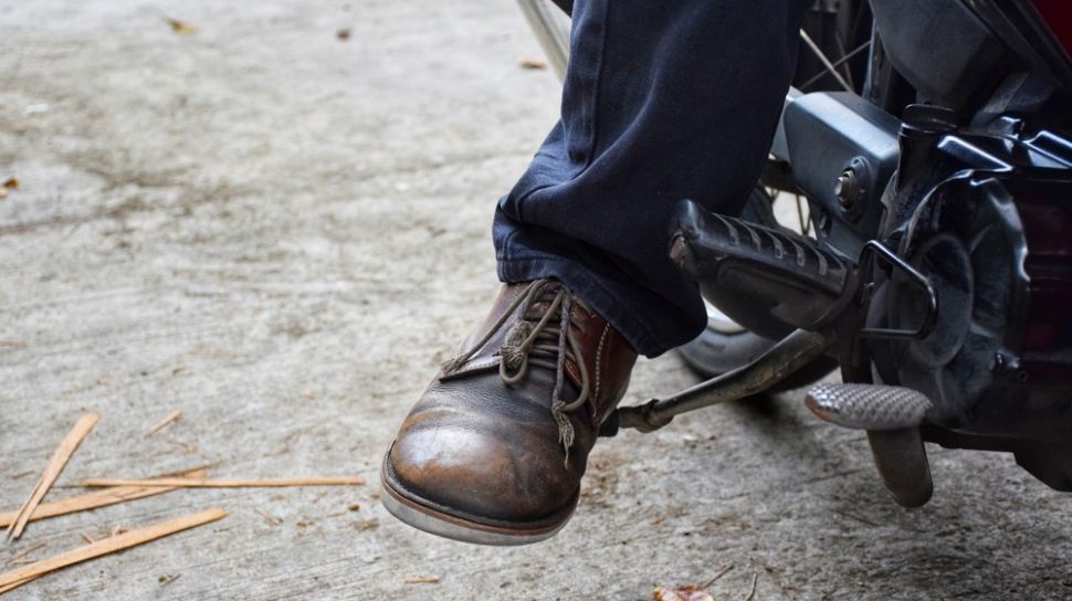 Cara Mengatasi Vixion Kehabisan Bensin. Cara Menghidupkan Motor Tanpa Kick Starter Bila Kehabisan Bensin