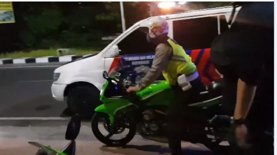 Suara Knalpot Ninja 2tak. Kawasaki Ninja 2 Tak Kena Tilang Gara-gara Knalpot, Begini