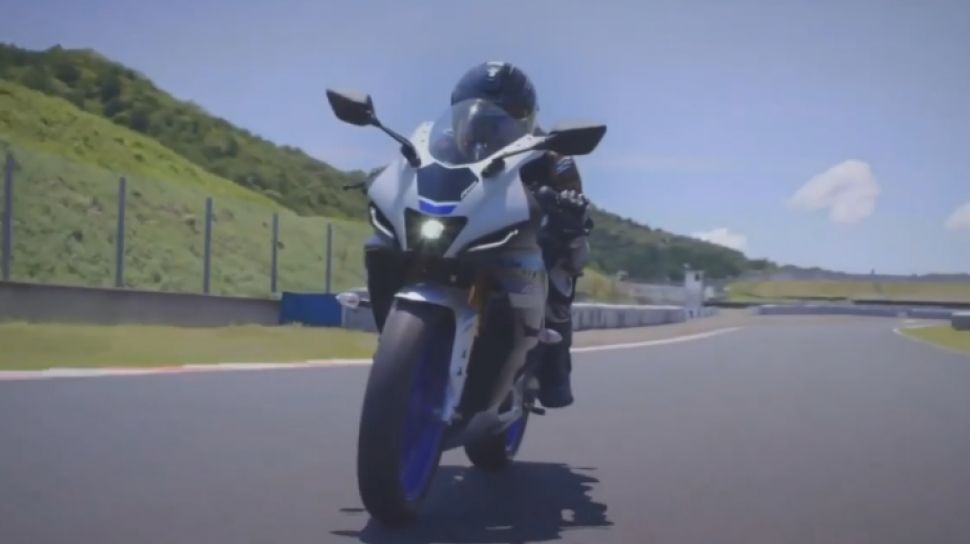 Yamaha R15 Terbaru. Harga Yamaha R15 V4 Terbaru: Butuh Berapa Duit untuk