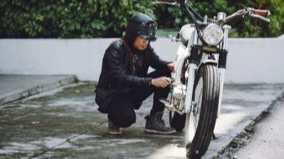 Ciri Ciri Kampas Ganda Habis. 4 Ciri-Ciri Kampas Kopling Motor Habis: Apa Saja Selain Boros