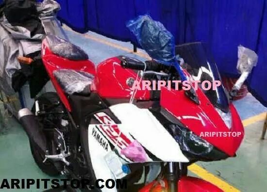 Foto R25 Modif. Yamaha YZF R25, tampak foto dari depan, seperti GT125 oeey