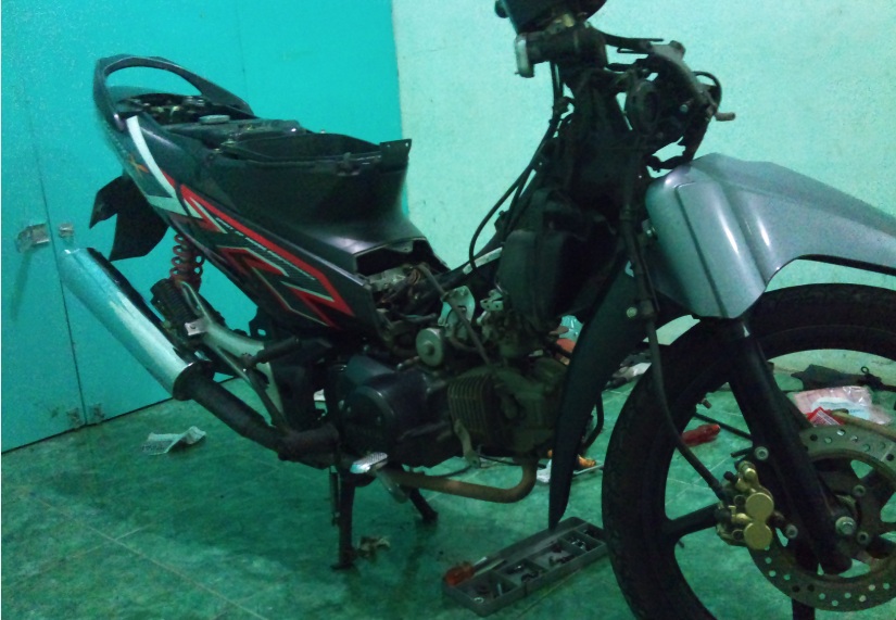 Cara Servis Motor Honda Supra X 125. [DIY] Servis SupraX 125, Sambil Menunggu Maghrib (Berbuka