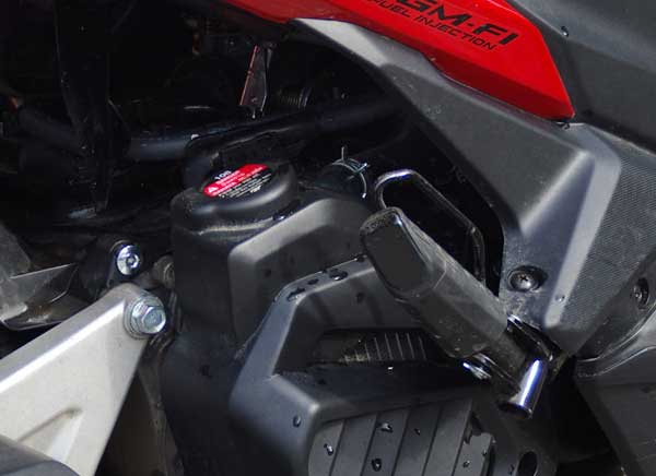 Apakah Vario 125 Ada Radiatornya. Yuk Ganti Air Radiator Vario 125 Sendiri