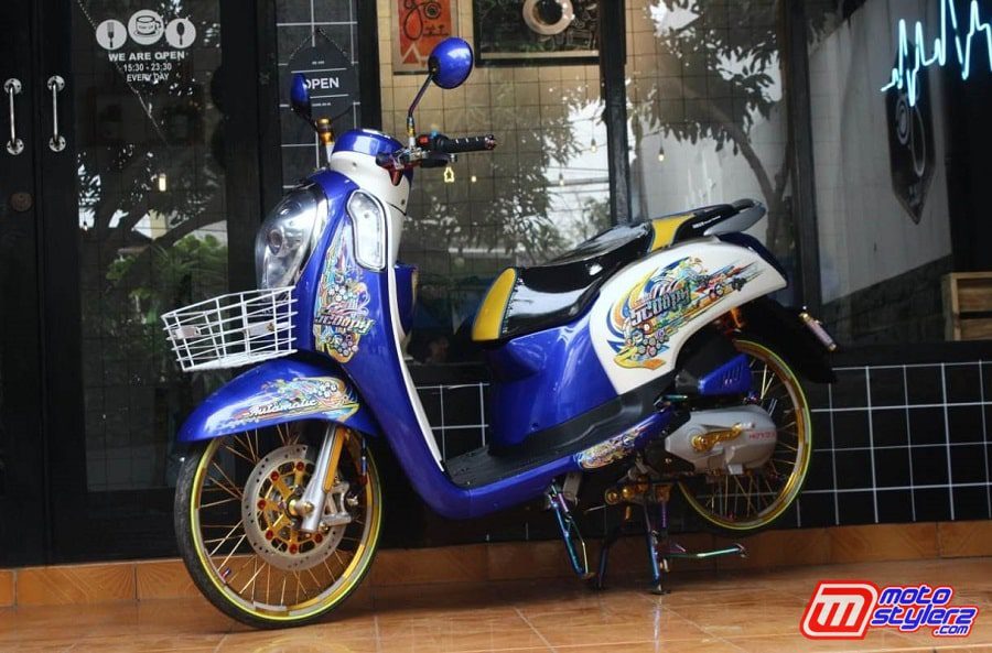 Modifikasi Scoopy Thailook. Modifikasi Scoopy 2018-Cirebon: Pensiun Genre Baby Look, Mulai