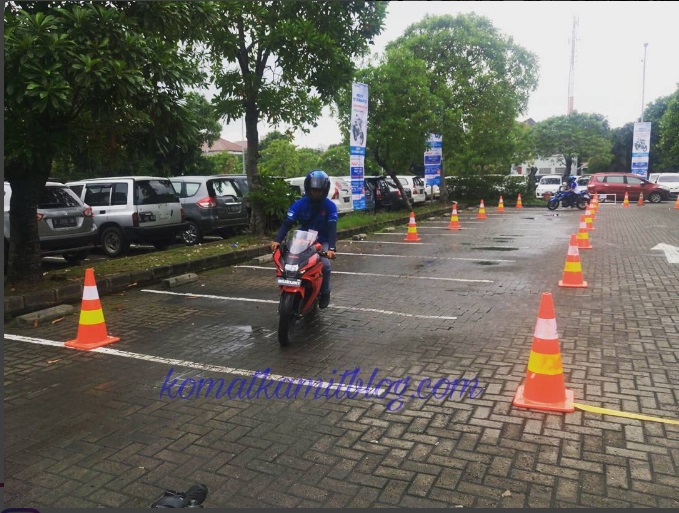 Tinggi Jok Gsx R150. Ergonomi GSX-R 150 Masih Cocok Untuk Rider bertinggi Badan