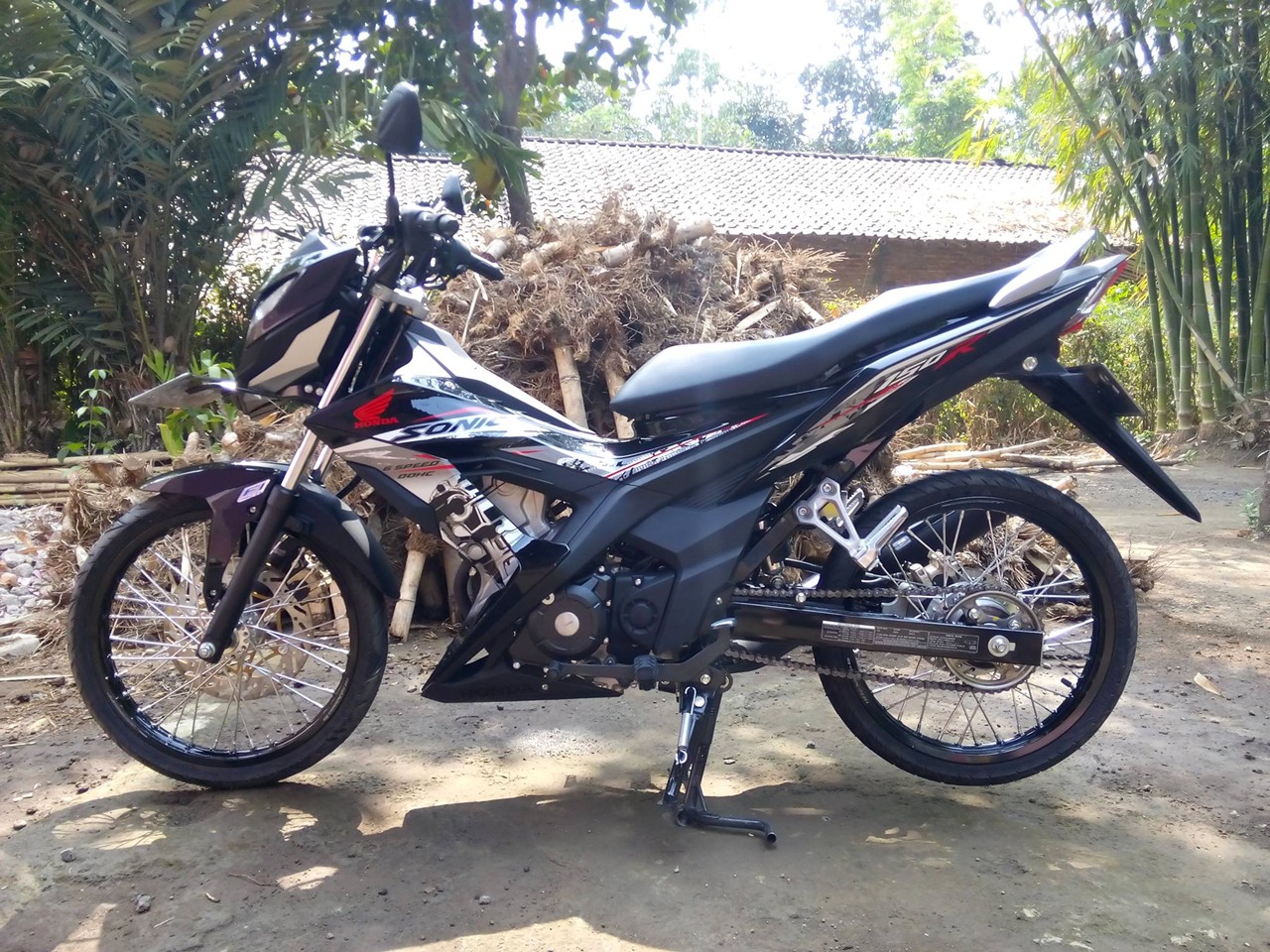 Sonic Modifikasi Jari Jari. Modifikasi Honda Sonic 150R Velg Jari-Jari, Idaman Anak Muda