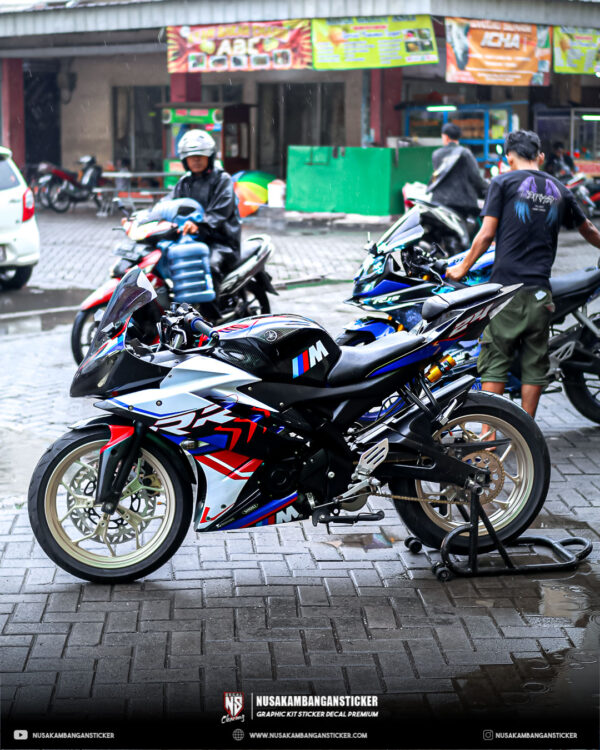 R15 V2 Putih. Decal Stiker Yamaha R15 V2 Putih List Merah Biru Fullbody
