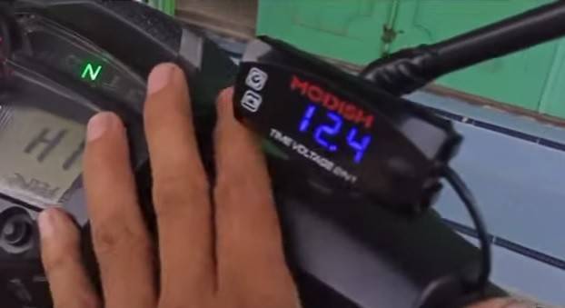 Cara Pasang Voltmeter 3 In 1 Di Motor. Begini Cara Pasang Voltmeter untuk Semua Jenis Motor, Berguna