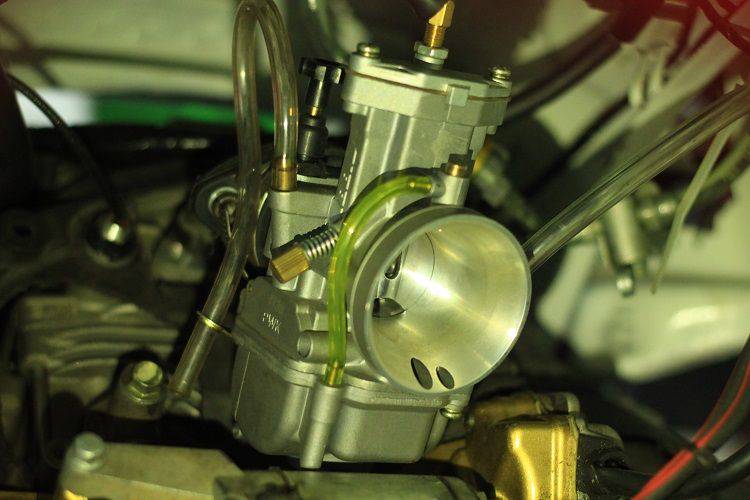 Ciri Ciri Motor Terlalu Irit. Motor Sistem Karburator Mati Mendadak, Setelan Bensin Terlalu