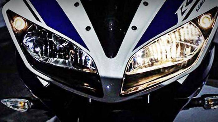 Lampu Depan Yamaha R15 Nyala Sebelah. Viral Yamaha R15 Ketilang Karena Lampu Menyala Sebelah