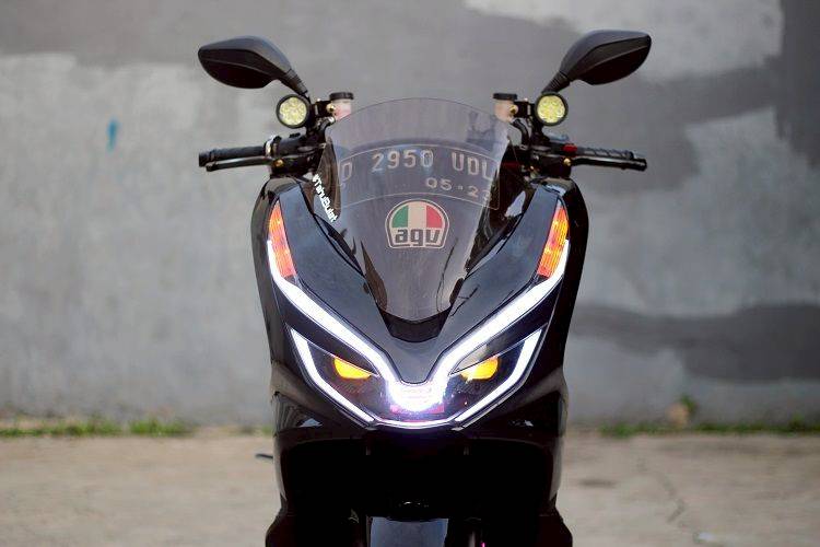 Lampu Angel Eyes Honda Pcx. Lampu Honda PCX Jadi Sangar, Rahasinya Ada di Mitsubishi