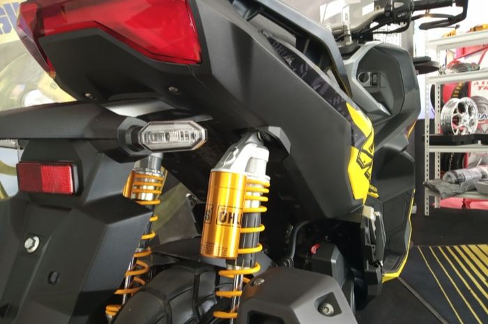 Modifikasi Motor R25. Modifikasi Yamaha R25 dengan Ohlins, Teknologinya Kejuaraan