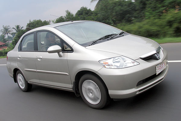 Kelebihan Dan Kekurangan Honda City 2008. Kelebihan dan Kekurangan Honda City G8 i-DSI & VTEC