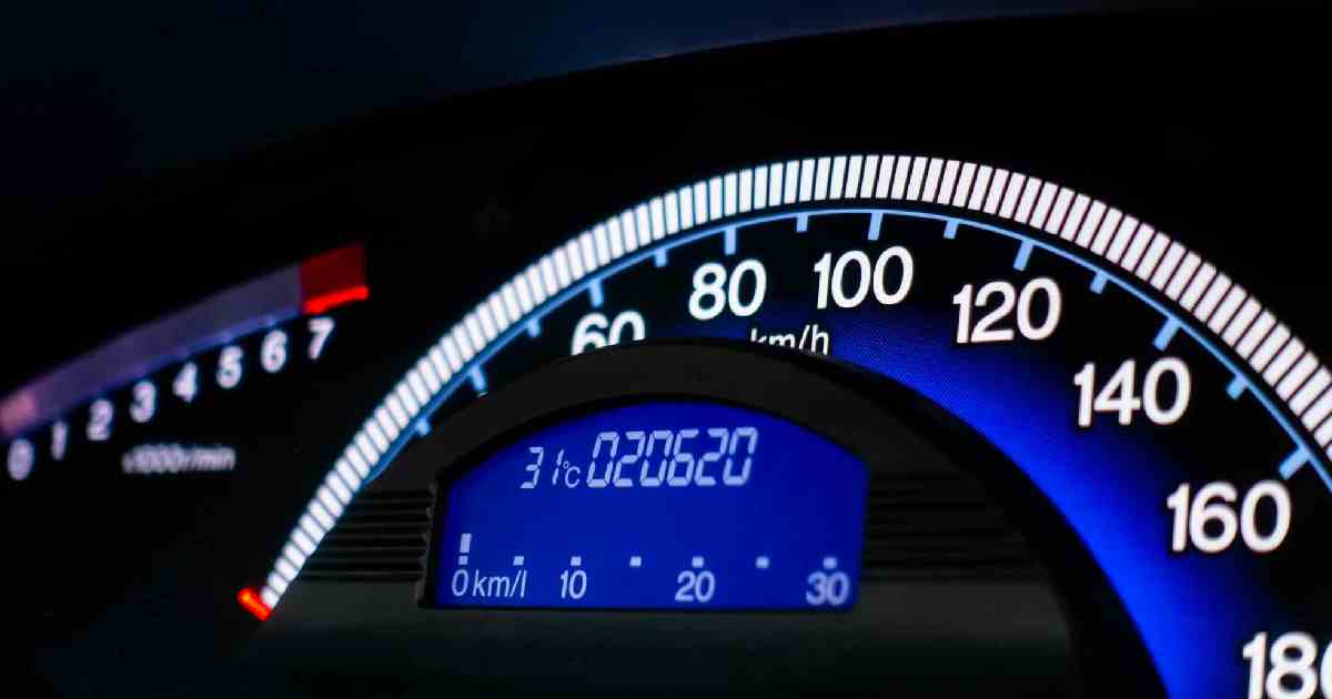 Cara Membaca Odometer Mobil. Fungsi Odometer, Jenis, dan Perbedaan dengan Speedometer