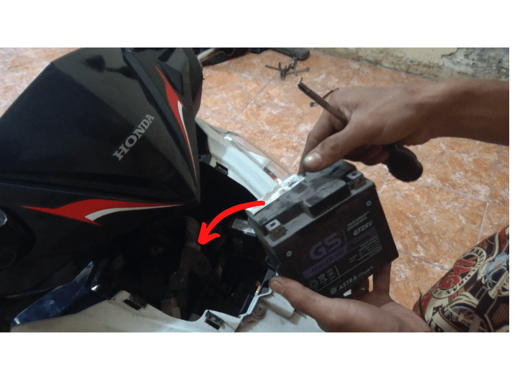 Letak Aki Di Vario Techno. √ Cara Membuka dan Mengganti Aki Vario 125 dengan Benar