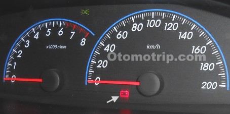 Indikator Aki Menyala Saat Mesin Hidup. Lampu Indikator Gambar Aki Nyala Terus Saat Mesin Hidup