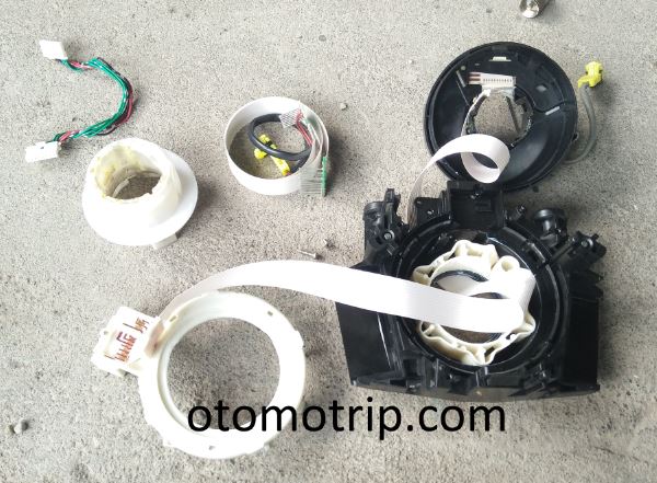 Tanda Relay Klakson Rusak. Penyebab Kerusakan Klakson Mobil Tidak Bunyi – OtomoTrip