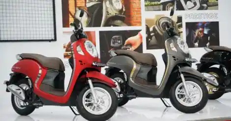 Perbedaan Scoopy Smart Key Dan Non Smart Key. Alasan All New Honda Scoopy Termahal Tidak Pakai Kick Starter