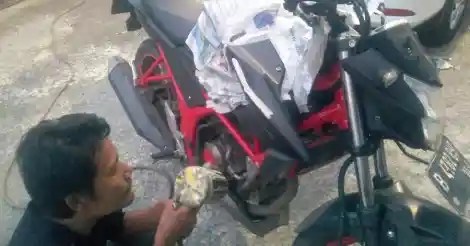 Cara Mengecat Bodi Motor. Tips Cara Mengecat Motor Sendiri Dirumah