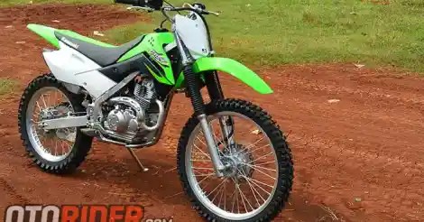 Perbedaan Klx 140 Dan Klx 150. Komparasi KLX 150 Versi Offroad VS KLX 150BF, Apa Saja Bedanya?