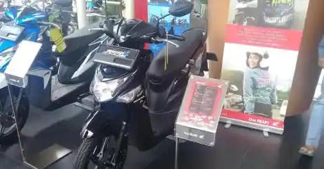 Beat Vs Vario 125. Membandingkan Angka Penjualan Honda BeAT Vs Honda Vario