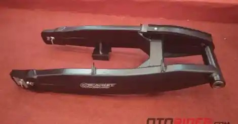 Swing Arm Klx Modifikasi. Scarlet Hadirkan Swing Arm Kawasaki KLX 150 di GIIAS 2019