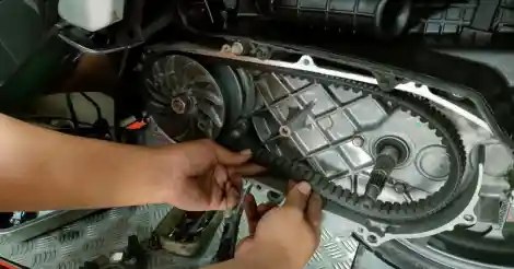 Penyebab V Belt Motor Sering Putus. Mengapa V-Belt Motor Matic Cepat Putus Padahal Belum Lama