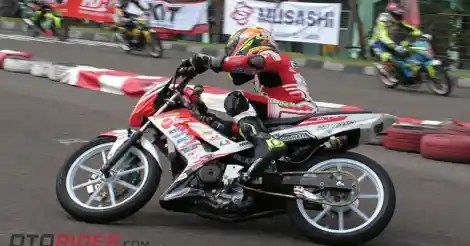 Modifikasi Sonic Velg Rcb. Modifikasi Honda Sonic 150R, Tunggangan Jawara Indoprix