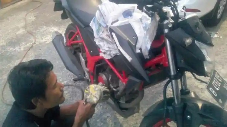 Cara Mengecat Motor Dengan Pilox Samurai. Tips Cara Mengecat Motor Sendiri Dirumah