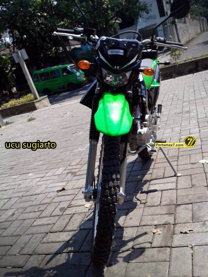 Cara Meluruskan Stang Motor Yg Bengkok. Kawasaki KLX150L kondisi baru, dipakai ambruk, stang sudah