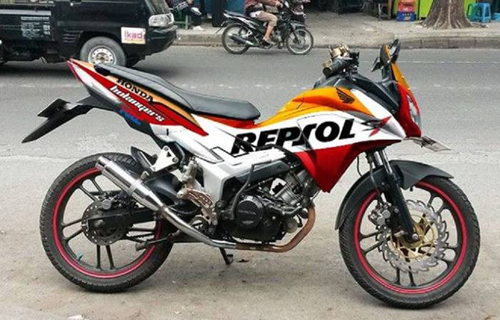 Ganti Shock Depan Honda Cs1. Honda CS1 Pakai Stang Jepit, kok sangar rek ??